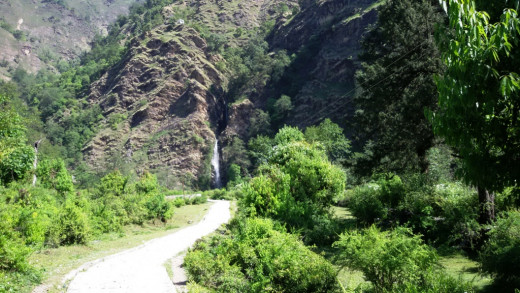 The trail from Devgram to Kalpeswar 3