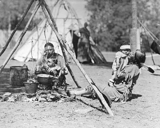 Ojibwe family in 1926.