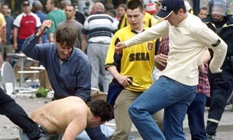 Fighting like these guys are doing is an easy way to be yourself thrown out of most college football games.