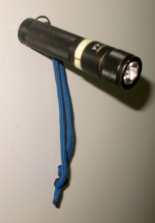 Nitecore sens AA sticking to a fridge