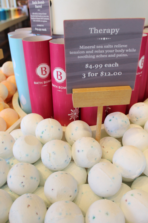 Fragrant bath balls from Basin