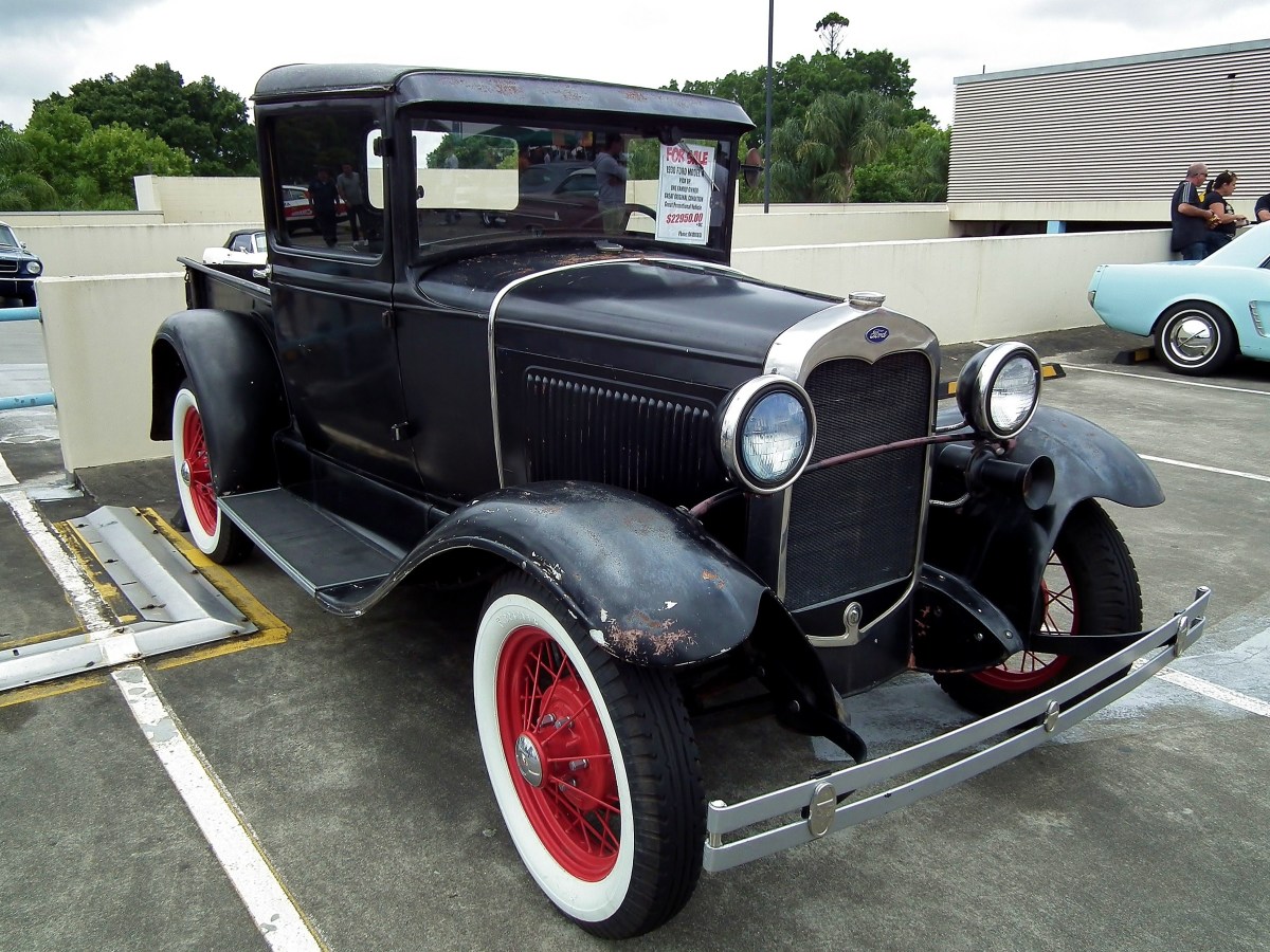 This is not the car you are looking for! This is a 1930 Model A, not the original 1903 version. Not mine, see source. 
