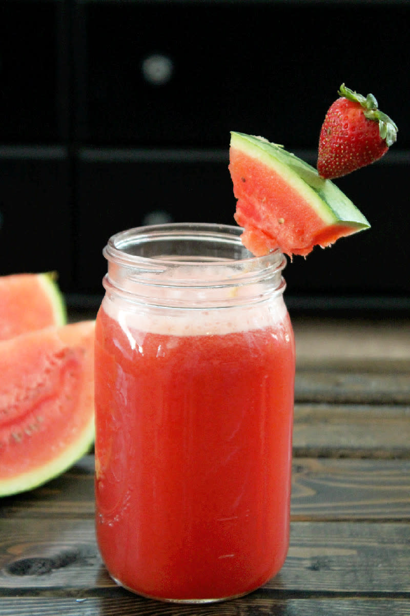 NonAlcoholic and Alcoholic Watermelon Drink Recipes for