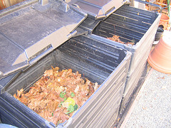 Plastic compost bin, long lasting