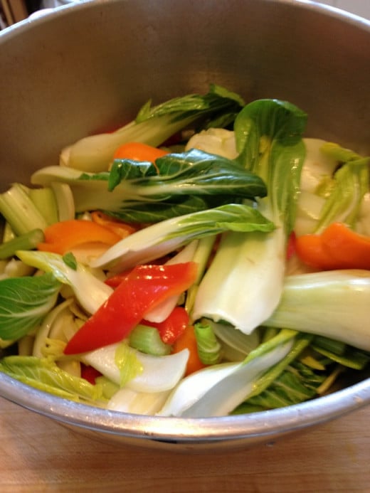 Baby bok choy, bell pepper slices, grated carrot