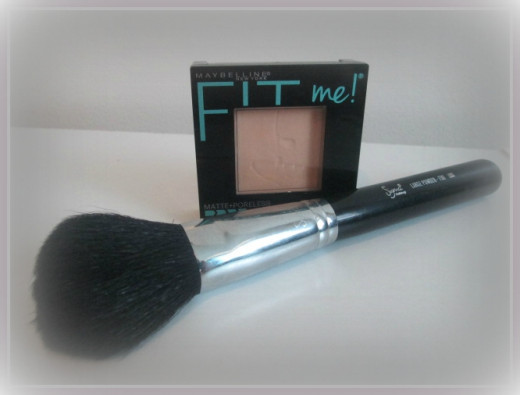 Pressed powder with Big Fluffy Brush