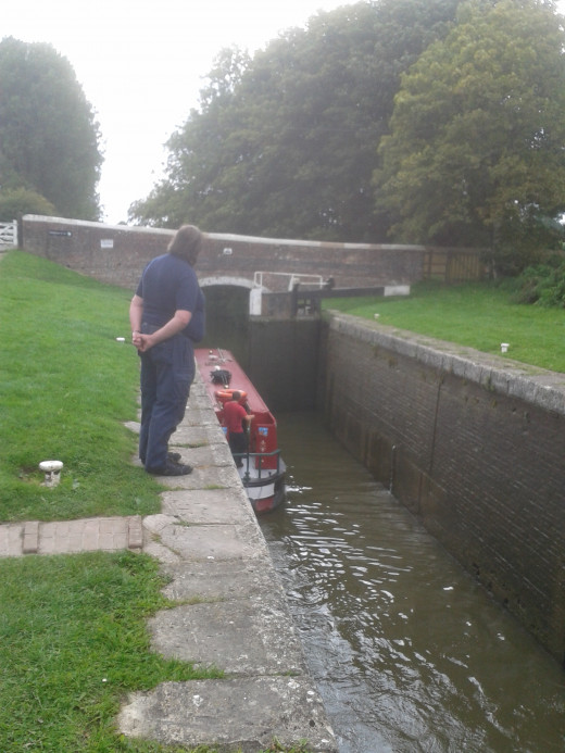 Going through the lock at Wootton Bridge