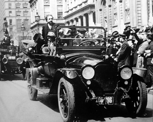 Einstein rushing to First Berlin Dada Fair