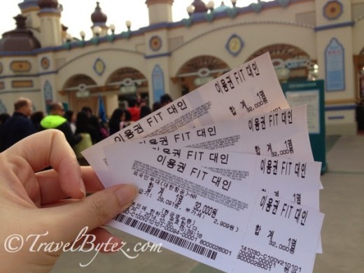 Remember to bring a printed copy of the Everland discount coupon for foreigners and present it at the ticketing counter to purchase the tickets at 32,000 won (approximately S$38) per adult instead of the usual price of 40,000 won.