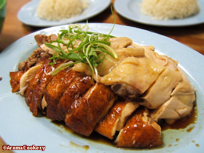 Roast and steamed chicken side by side