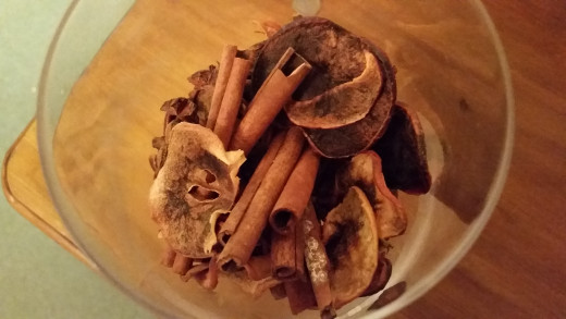 Homemade Potpourri is very easy to make - you can even use wood shavings if you're low on materials.