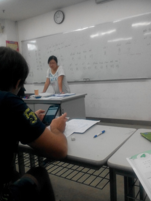 Learning Chinese at Shenzhen University with Teacher Mia