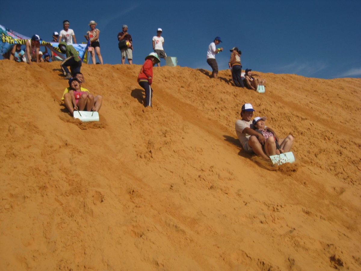 Sand Sliding (Photo: online)