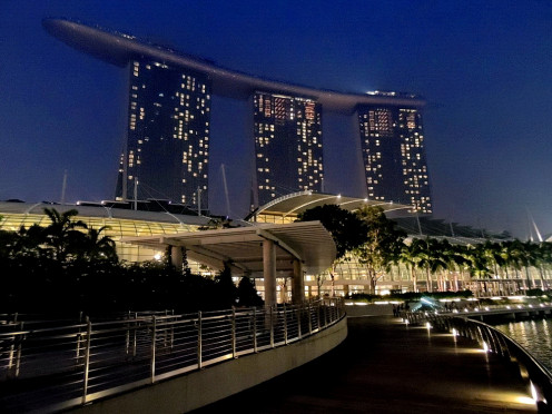 Marina bay Sands Hotel. Notice the winding artificially created board walk. 