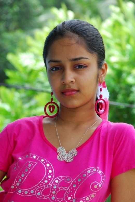Sri lankan girls.