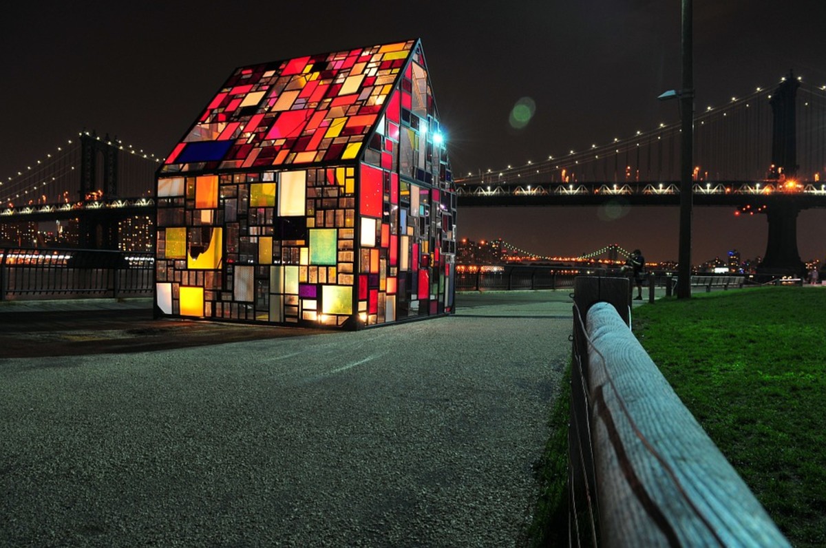 Art installation on a Manhattan Bridge