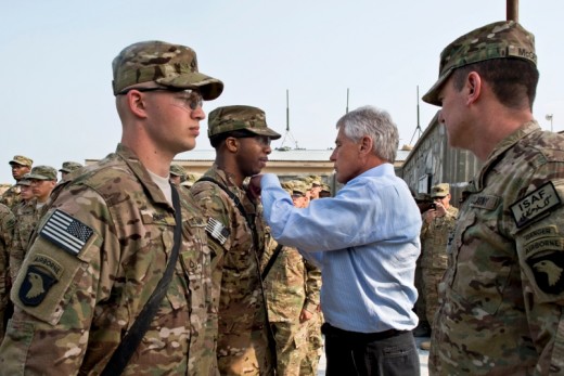 Distinguished US Military receiving an aword