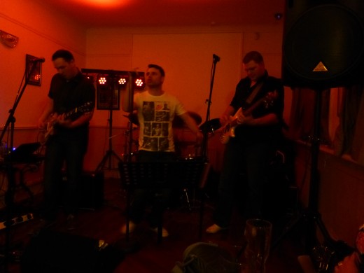 Cosmic Space Pirates - Live at the Queen's Head, Cullercoats, England