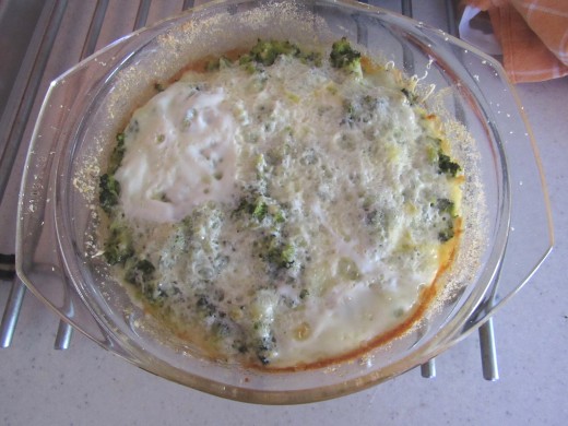 After forty five minutes, your baked chicken with broccoli should look the same as on the picture.