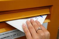 Wedding thank-you notes let the sender know you received his or her gift.
