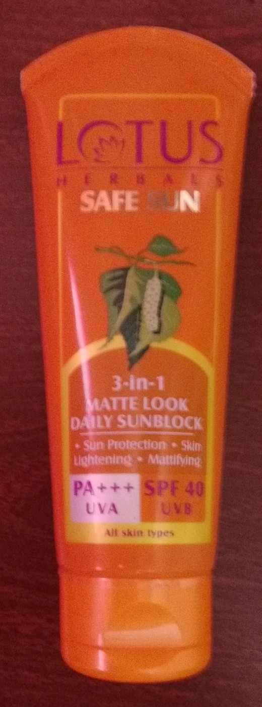 Lotus Herbals 3-in-1 Matte Look Sunscreen SPF 40