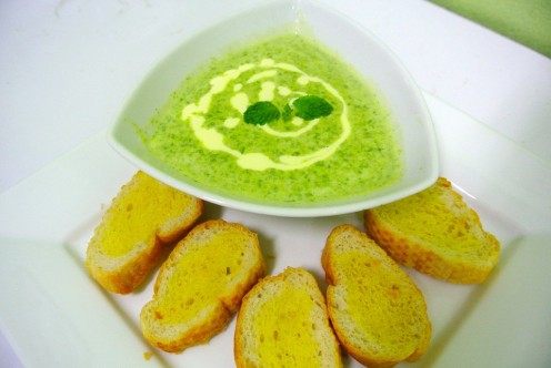 Spinach soup and garlic toast.