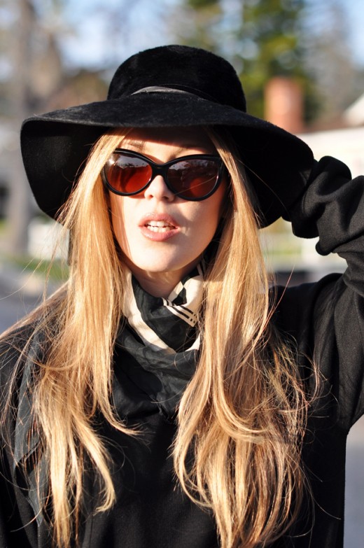 Time has proven that women who have always worn a hat and sunglasses on summery days are those who retain a good skin quality well into old age.