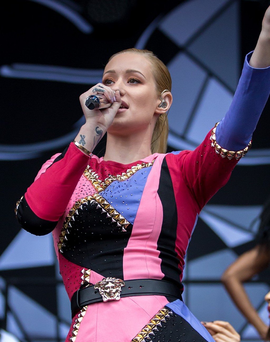 10 Reasons Why Iggy Azalea is Better Than Nicki Minaj