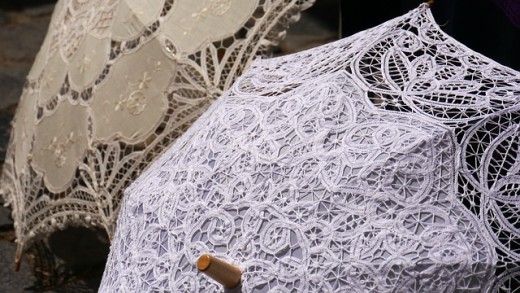 This parasol umbrellas are so lovely.