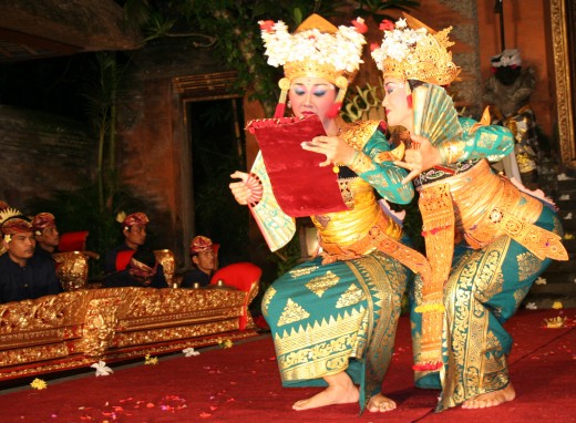 Two Balinese dancers performing the farewell scene dance drama.