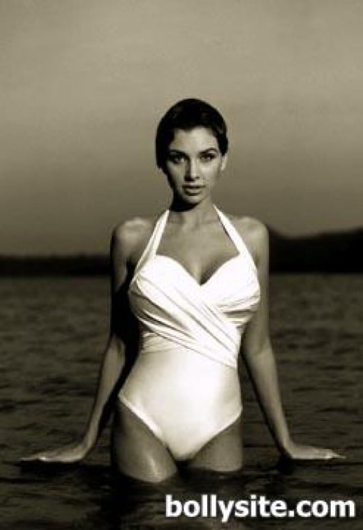 Lisa Ray Topless