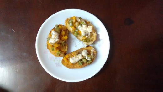 Garlic Bread with Saucy Vegetables