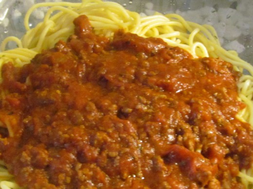 Our food for the bridal shower was provided by my niece Wanisha, from Olive Garden which serves 30 or more for about $150. Spaghetti with meat sauce was served.