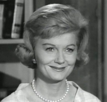Barbara Billingsley played June Cleaver