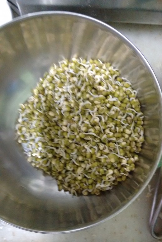 green gram sprouts