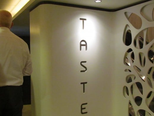Taste Contemporary Restaurant is on deck 5. It is one of the two dining rooms. Specialty dishes can ordered such as omelets, eggs benedict, waffles and pancakes. 
