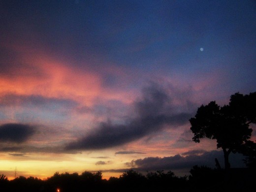 Closing daylight's doors...opening of the night's synchronicity...
