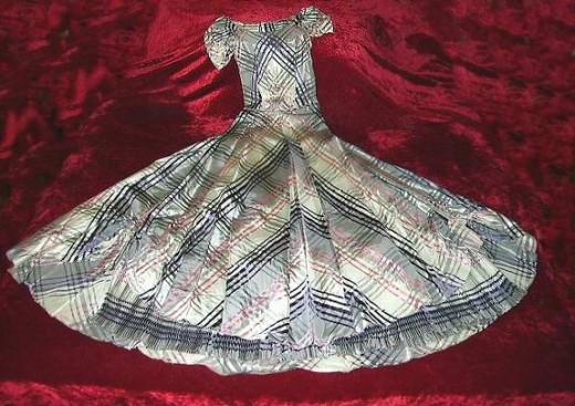 VINTAGE DRESS WE RECENTLY SOLD ON EBAY--WISH IT WOULD'VE FIT ME...