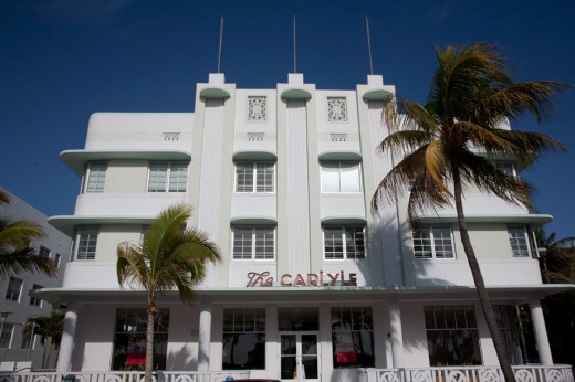 The Carlyle Hotel which has rounded corners and windows with protruding ‘eyebrows’