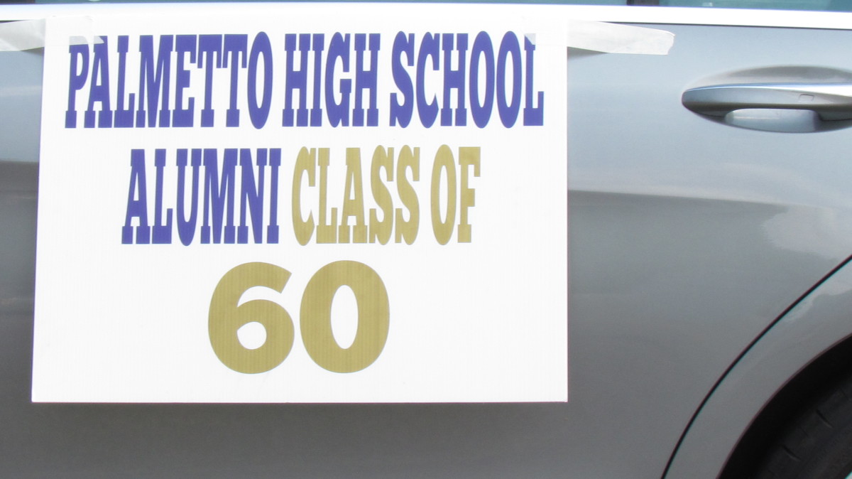 A sign on one of the cars within the parade which the Class of 1960 was represented.
