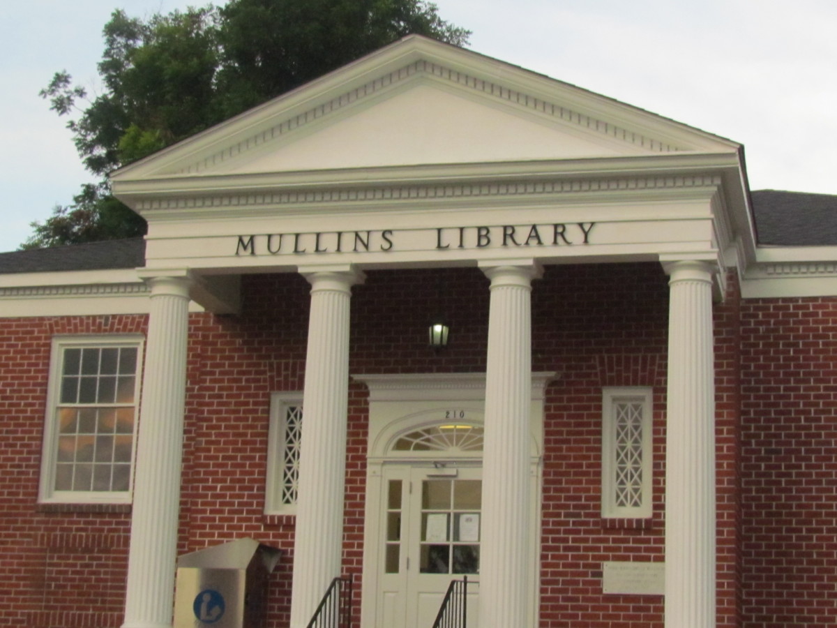 The town's public library located downtown Mullins, SC.