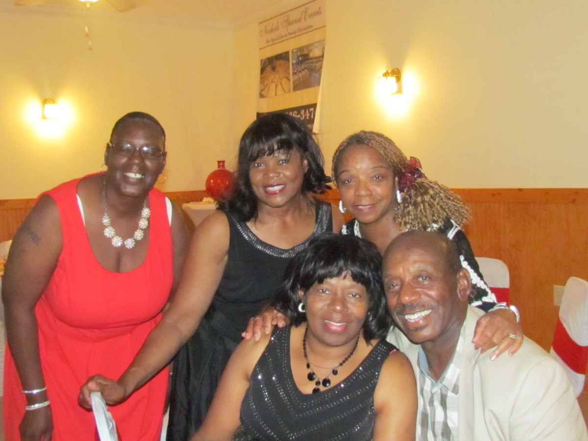Angelladywriter, with her brother Edward, his wife Tina, her sister Geraldine and their cousin.