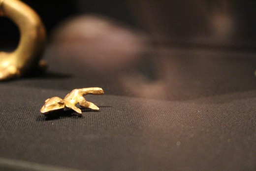 "Horned Lizard" Veraguas-Gran Chiriqui (Period V-VI, 700-1520 AD). Made of gold-and-copper alloy. Possible a salamander, my sources are still checking on that. 