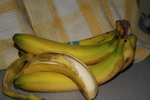 Save these banana peels.  They are like gold for home remedies.