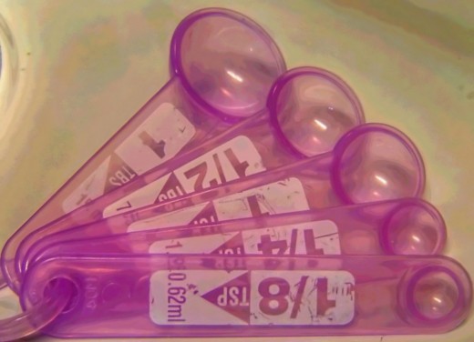 Plastic measuring spoons look cute but if you want your kitchen to look elegant, go for stainless steel.