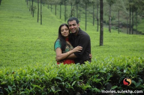 Actress Gopika and husband honeymooning in Munnar