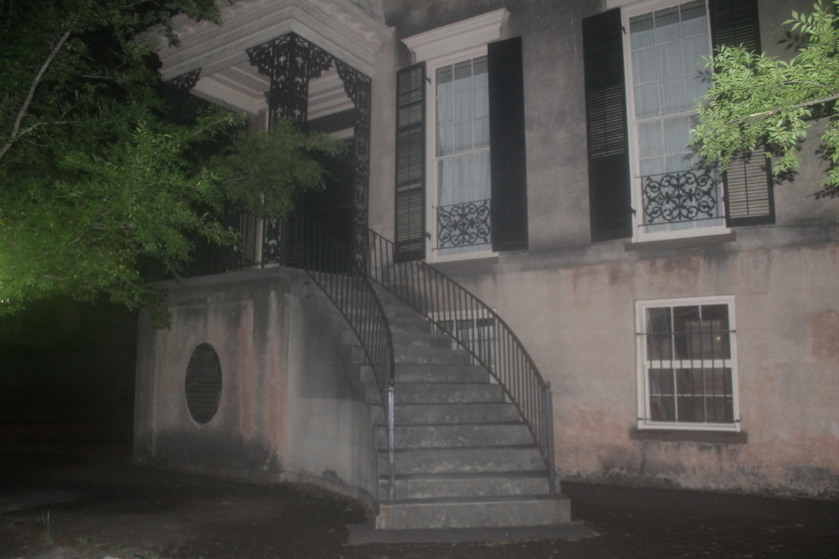 The Most Haunted House in Savannah: the Legend, the Facts, and the Fiction