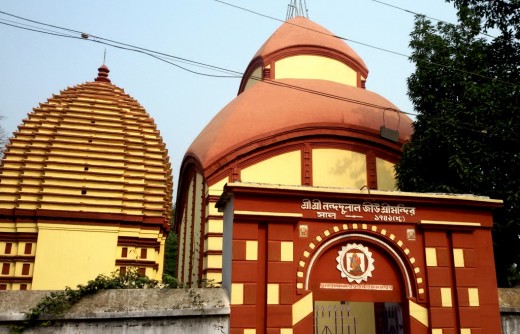 The 'Aatchala' temple of Nandadulal Jiu; Gurap with the 'Rekh Deul' type 'Dol Mancha' 