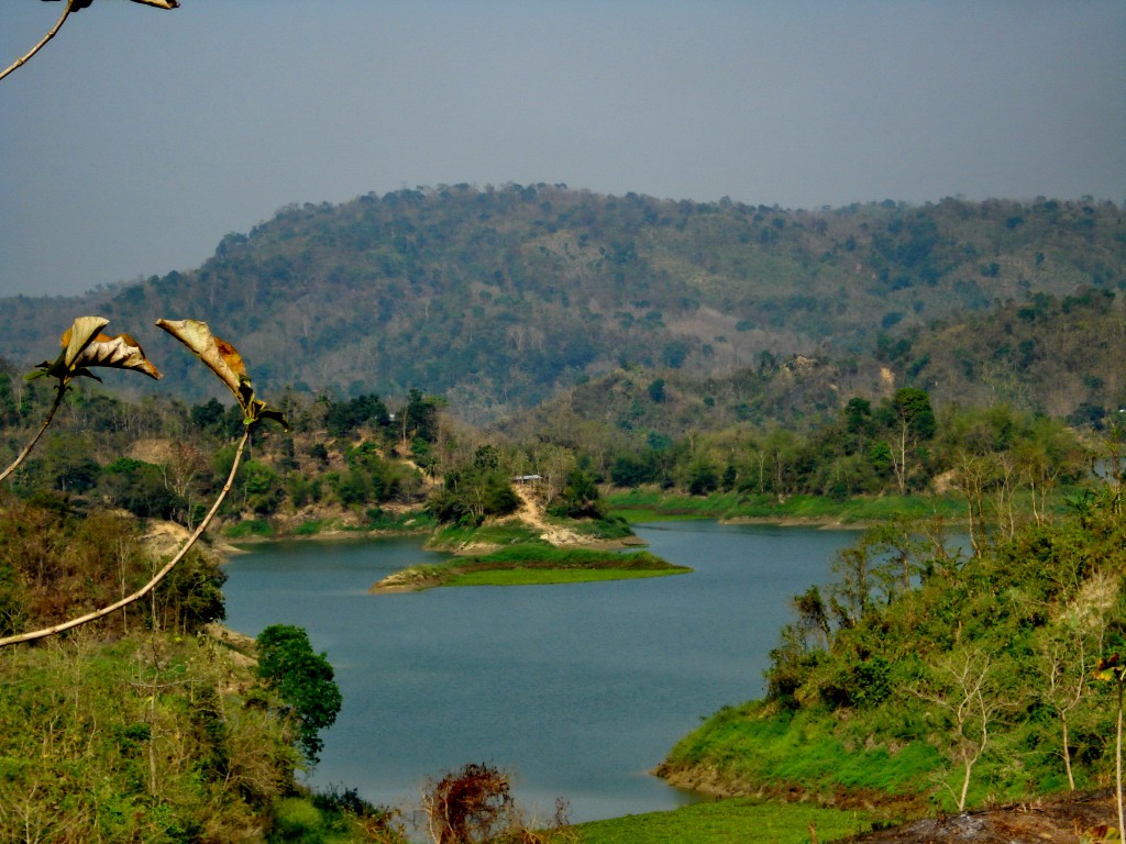 Kaptai lake in Rangamati, Bangladesh. A place of peace and serenity : r ...