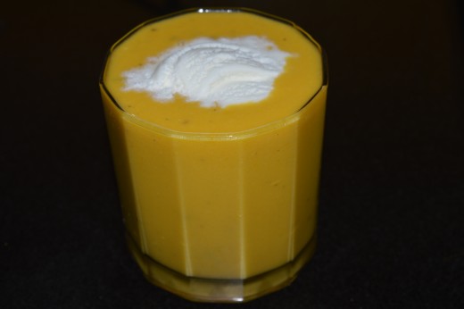 Mango smoothie with ice cream(own pic)